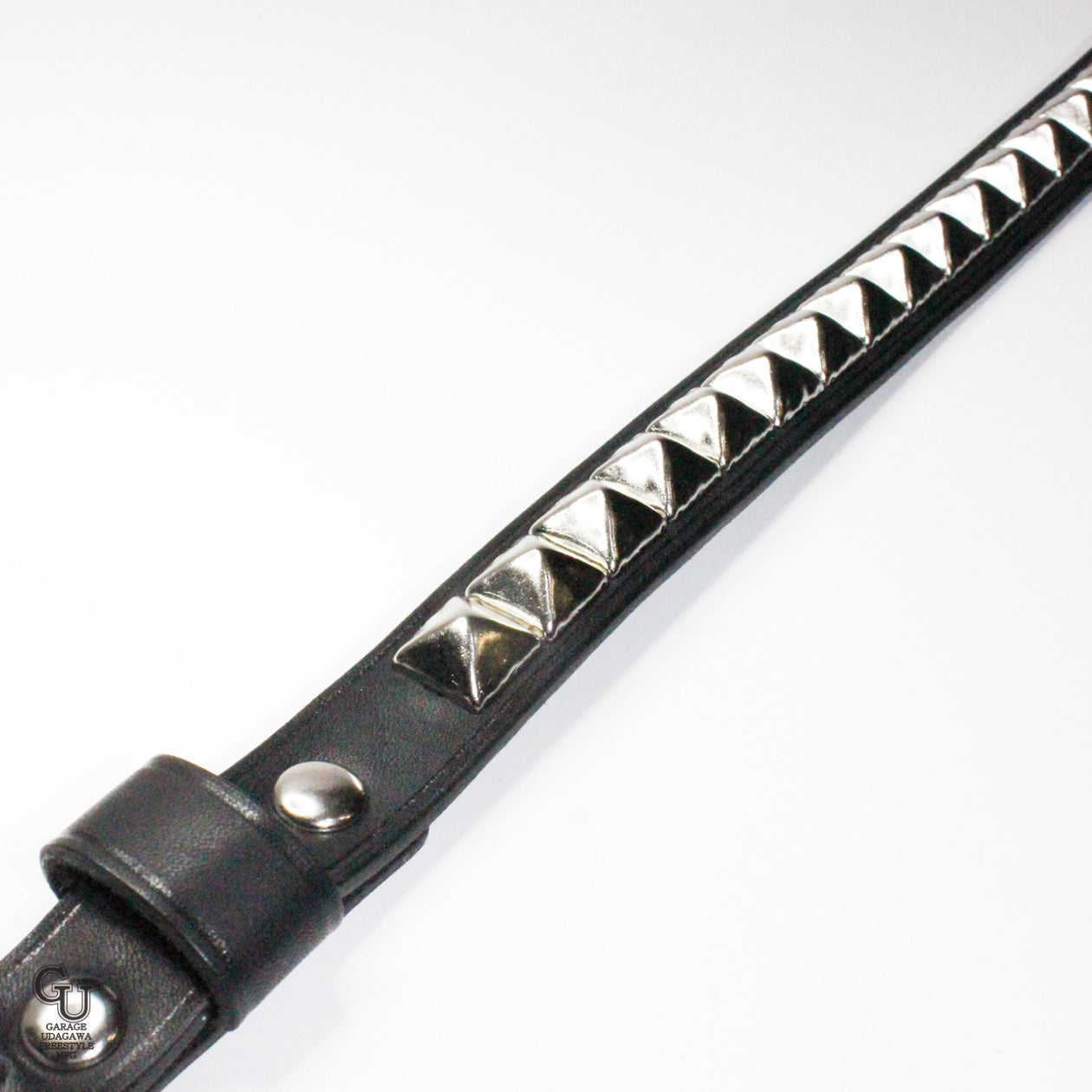 ピラミッド スタッズベルト シングル ニッケル 16mm