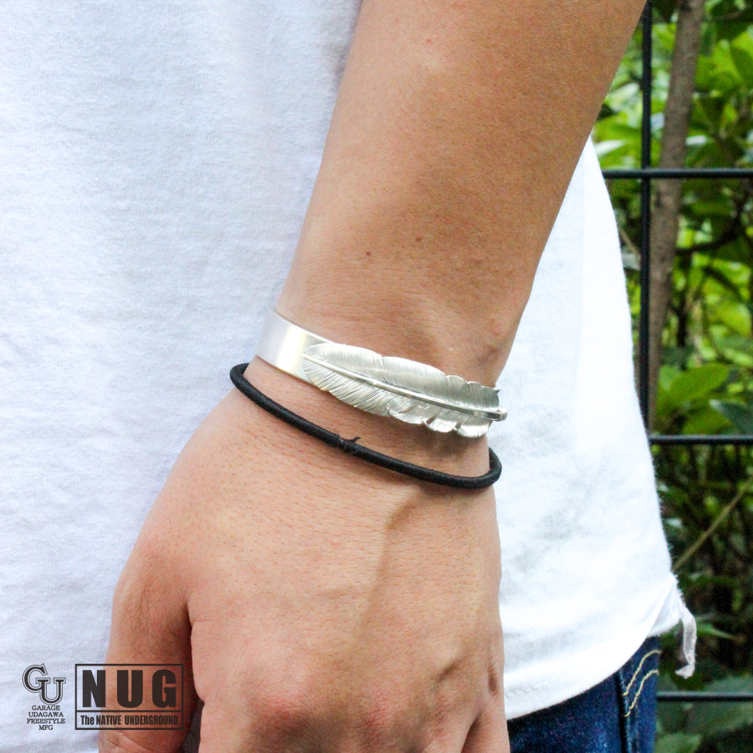 シルバー カービングフェザーバングル