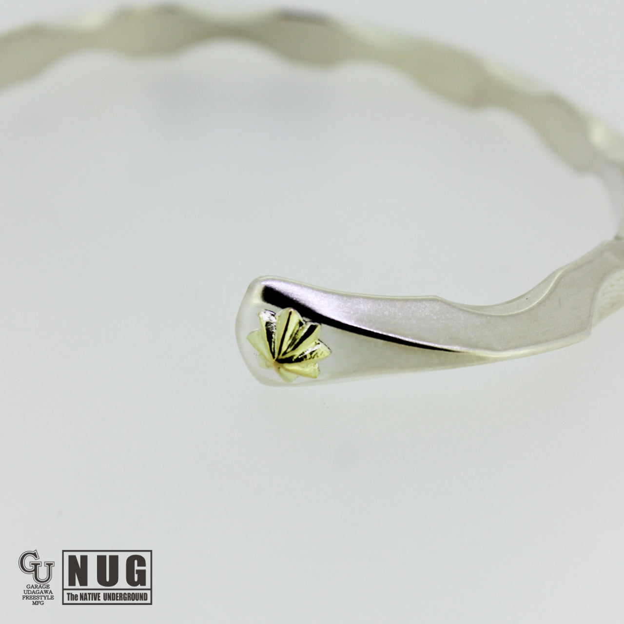 シルバー K18 トライアングルバングル Msize 【波】