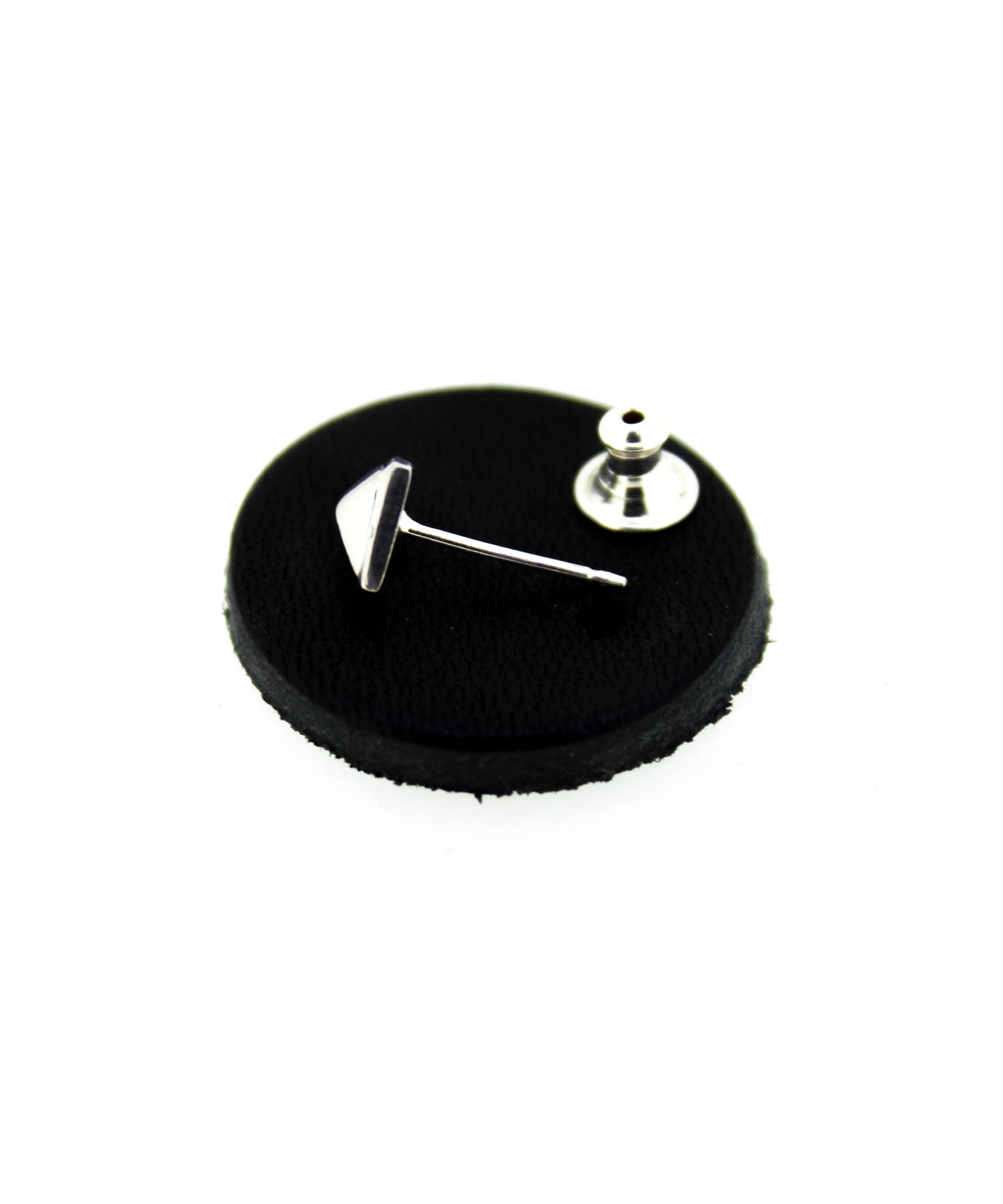 シルバー ピラミッドスタッズピアス(両耳用)