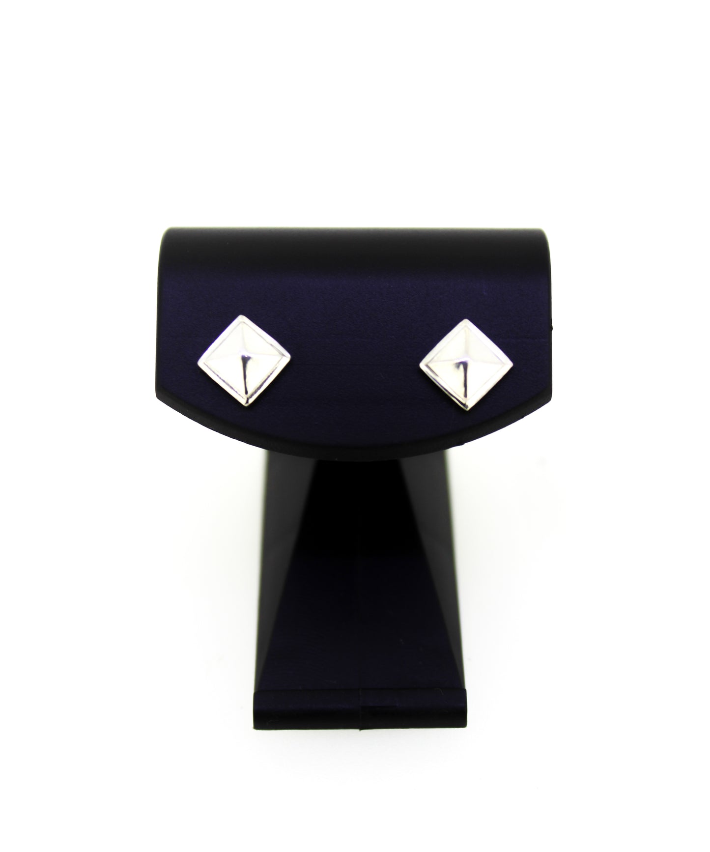 シルバー ピラミッドスタッズピアス（両耳用）